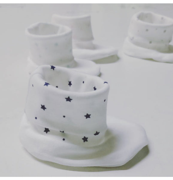 White 5-piece set with blue stars